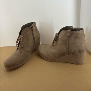 Merona High Heel Boots, Women's Size 11, Brown with Laces